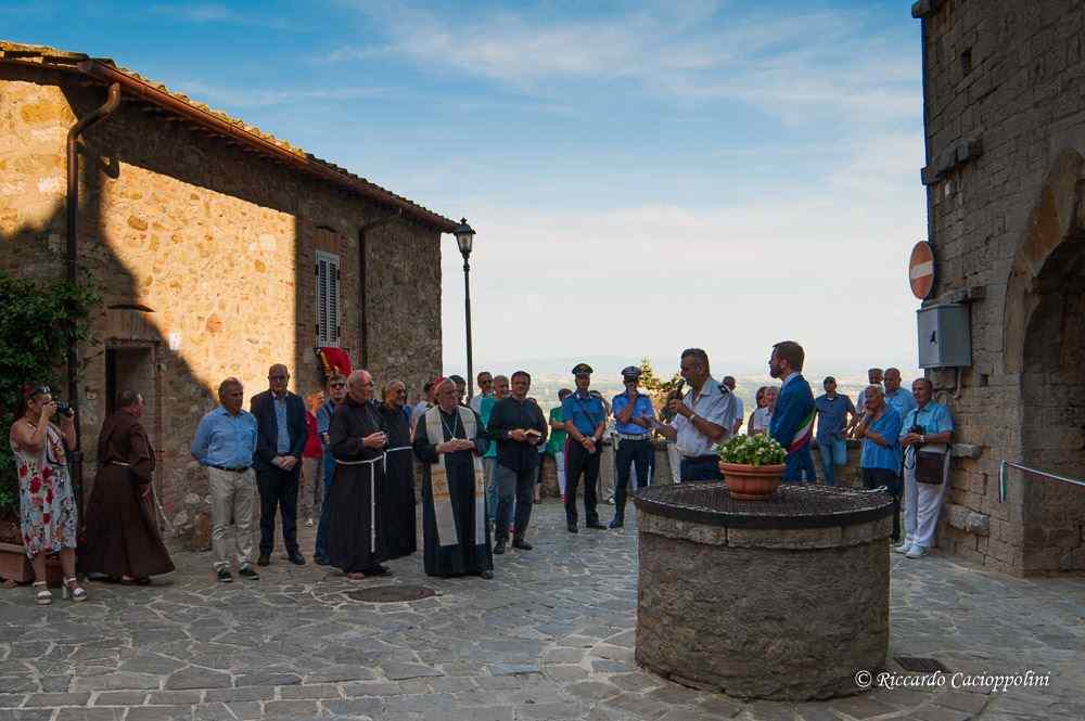 Suono Campane A Festa.Tornano A Suonare Le Campane Per I 10 Anni Di Padre Francesco Ad Agello Umbria Domani