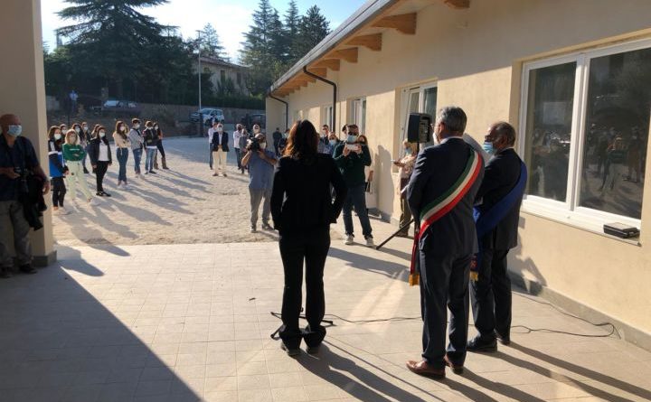 Norcia, consegnata la nuova sede temporanea dell’Istituto Battaglia, simbolo della ripartenza